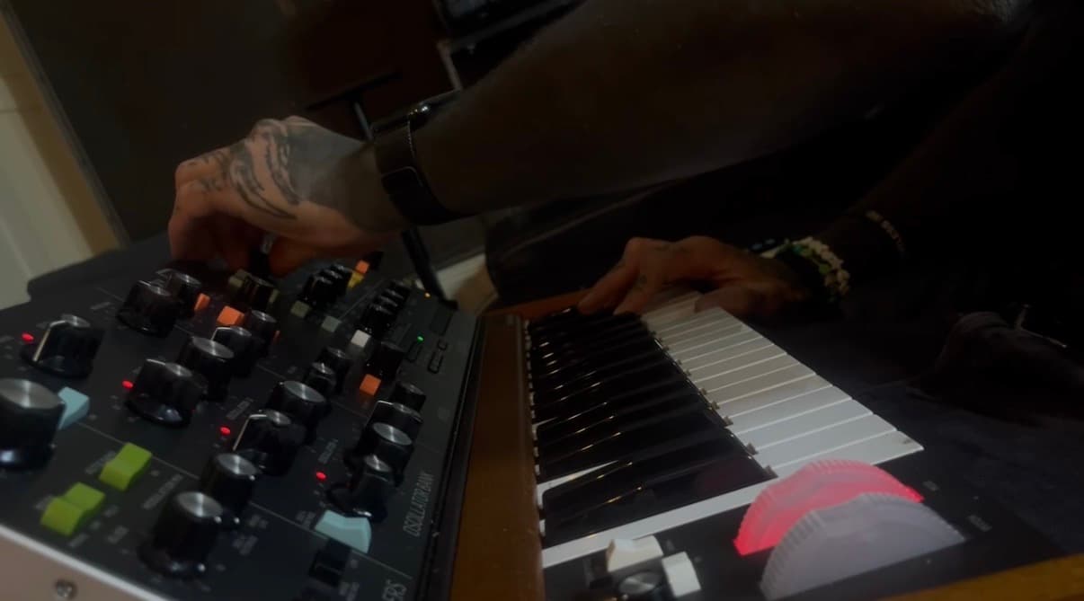 Música editorial (placeholder)